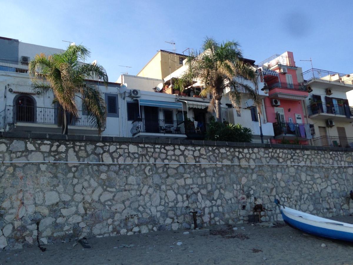 Вилла Casa Nicole Fronte Mare Джардини-Наксос Экстерьер фото